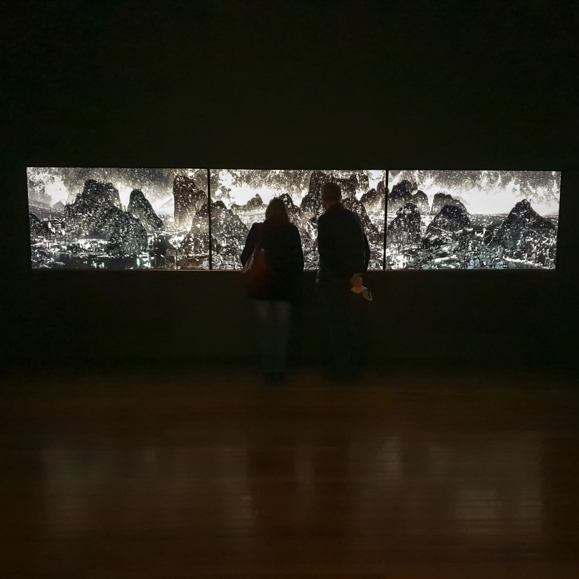 Viewing the Artifical Wonderland